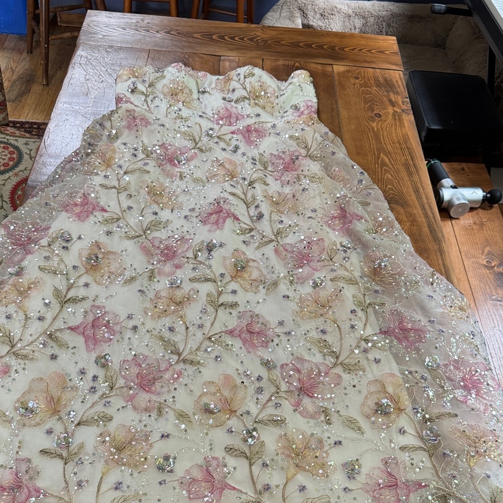 Cream Sparkly Size 24 Floral Strapless Gown